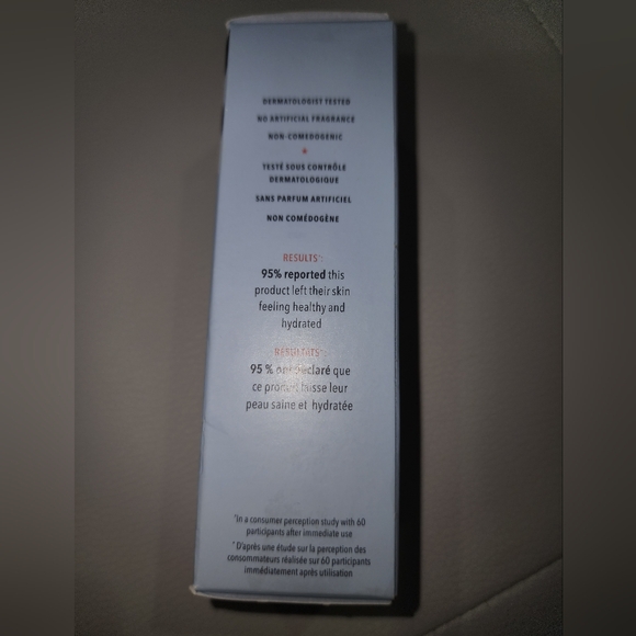 First Aid Beauty Face Moisturizer with Sunscreen - Picture 2 of 4